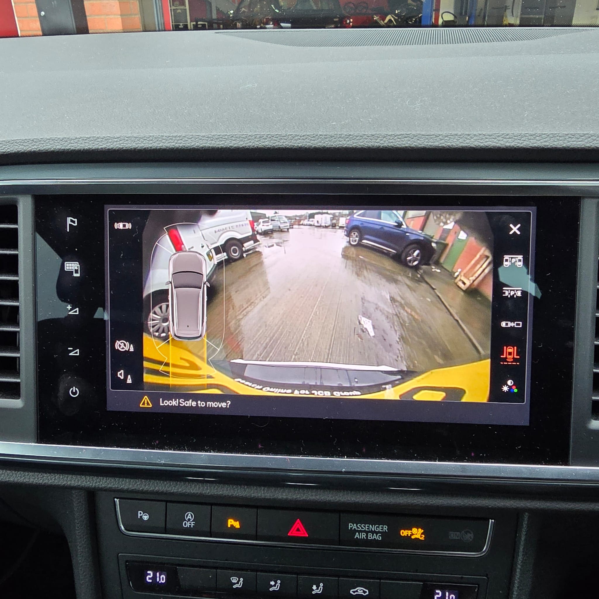 2024 SEAT Ateca reverse camera retrofit with SFD2 unlock and OEM Highline coding for safer reversing with parking modes