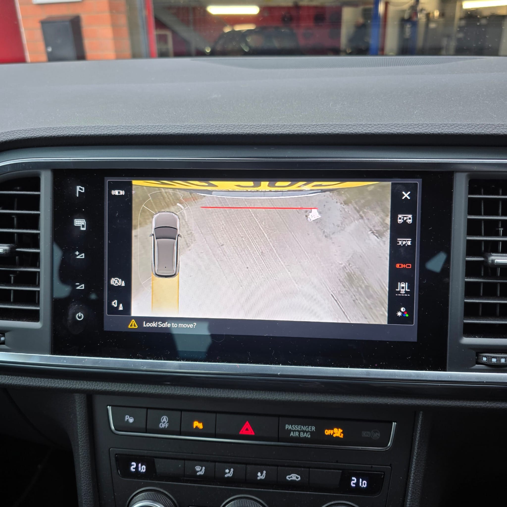 SEAT Ateca OEM Highline rear view camera retrofit with SFD2 cybersecurity unlock and parking modes