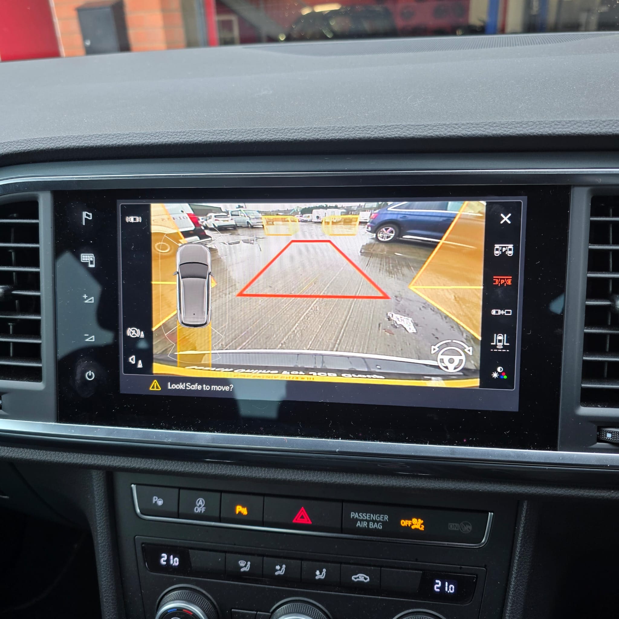 2024 SEAT Ateca reverse camera retrofit with SFD2 unlock and OEM Highline coding plus parking modes