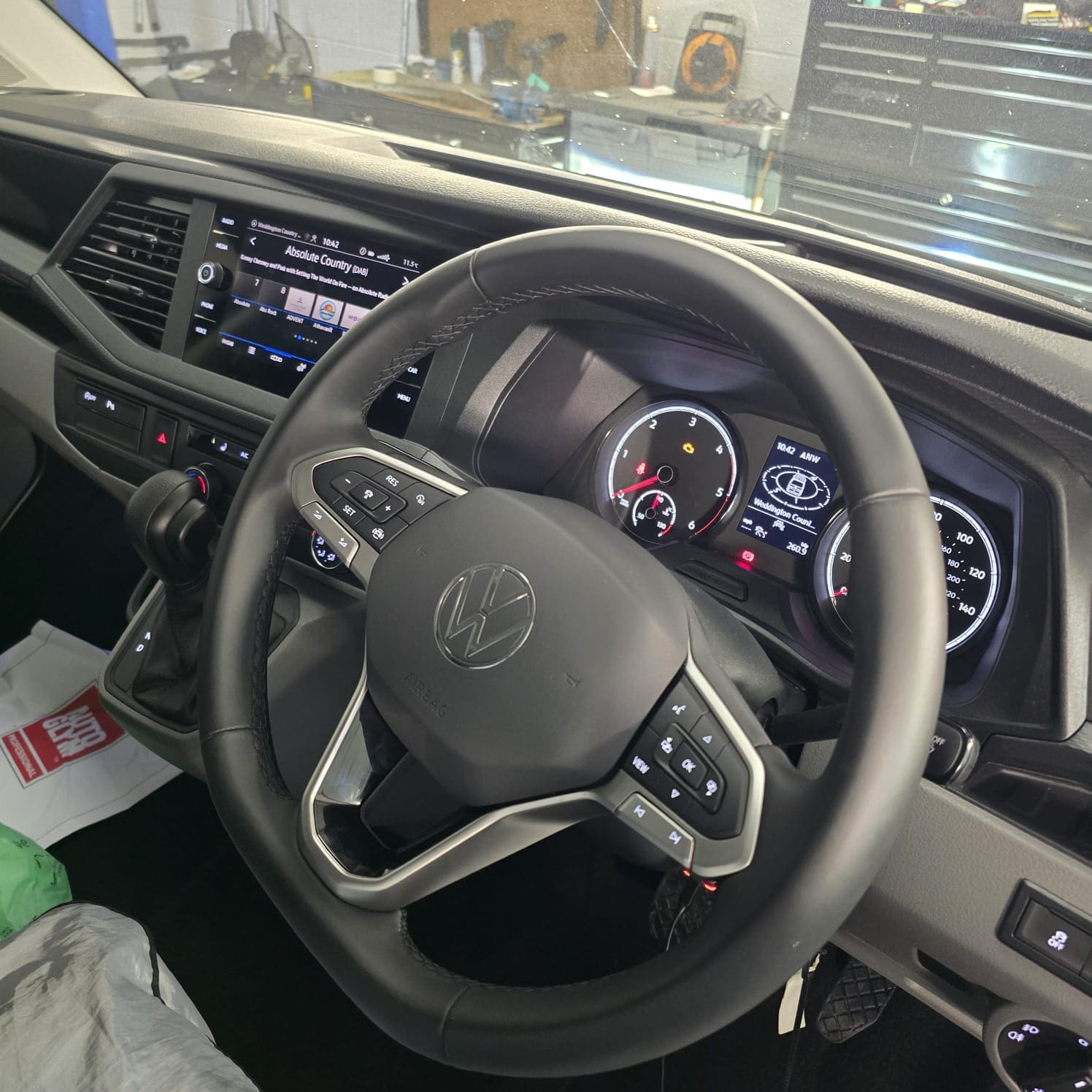 vw-t6-1-golf-mk8-wheel-smart-track-gps-horsham