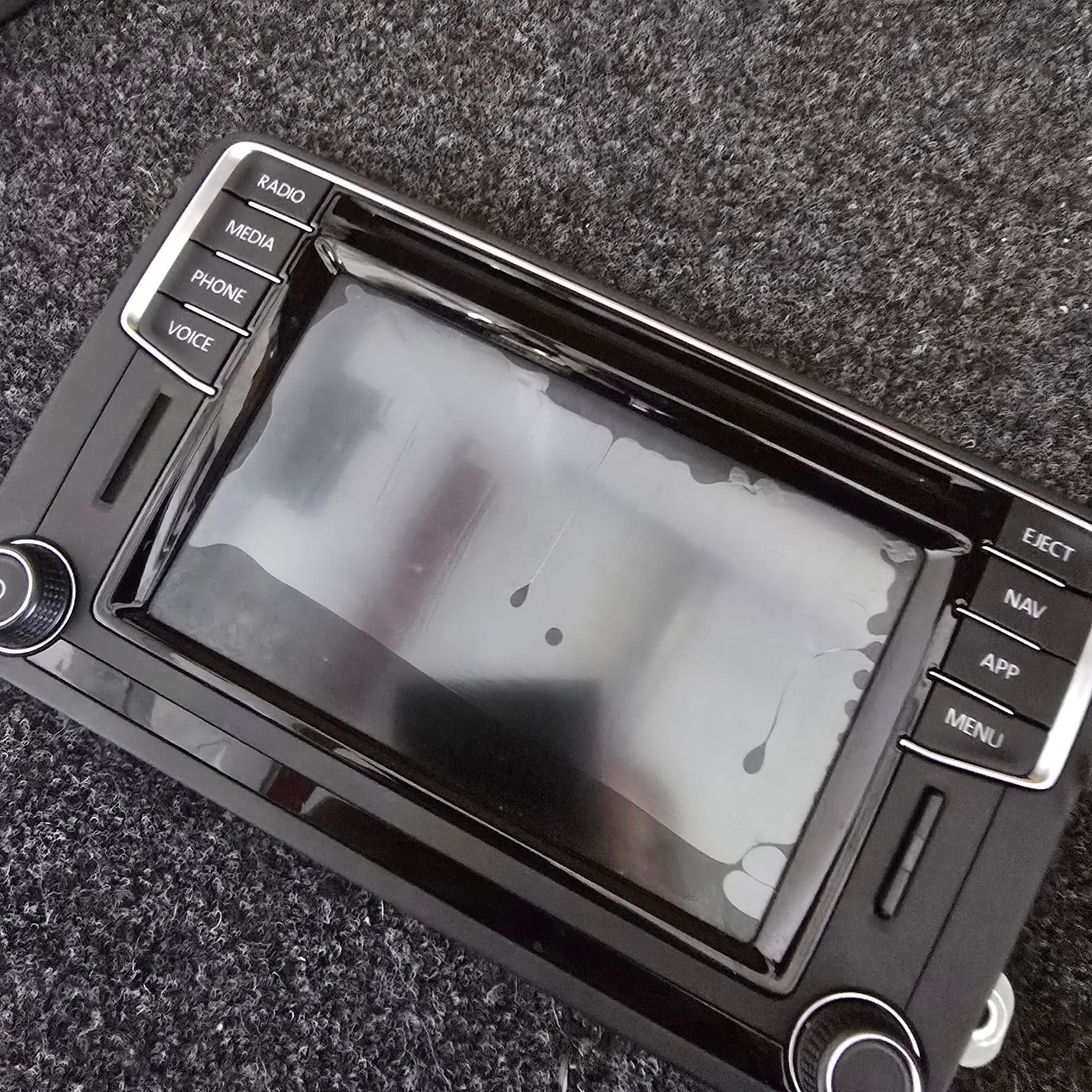 vw-discover-screen-digitiser-repair-service
