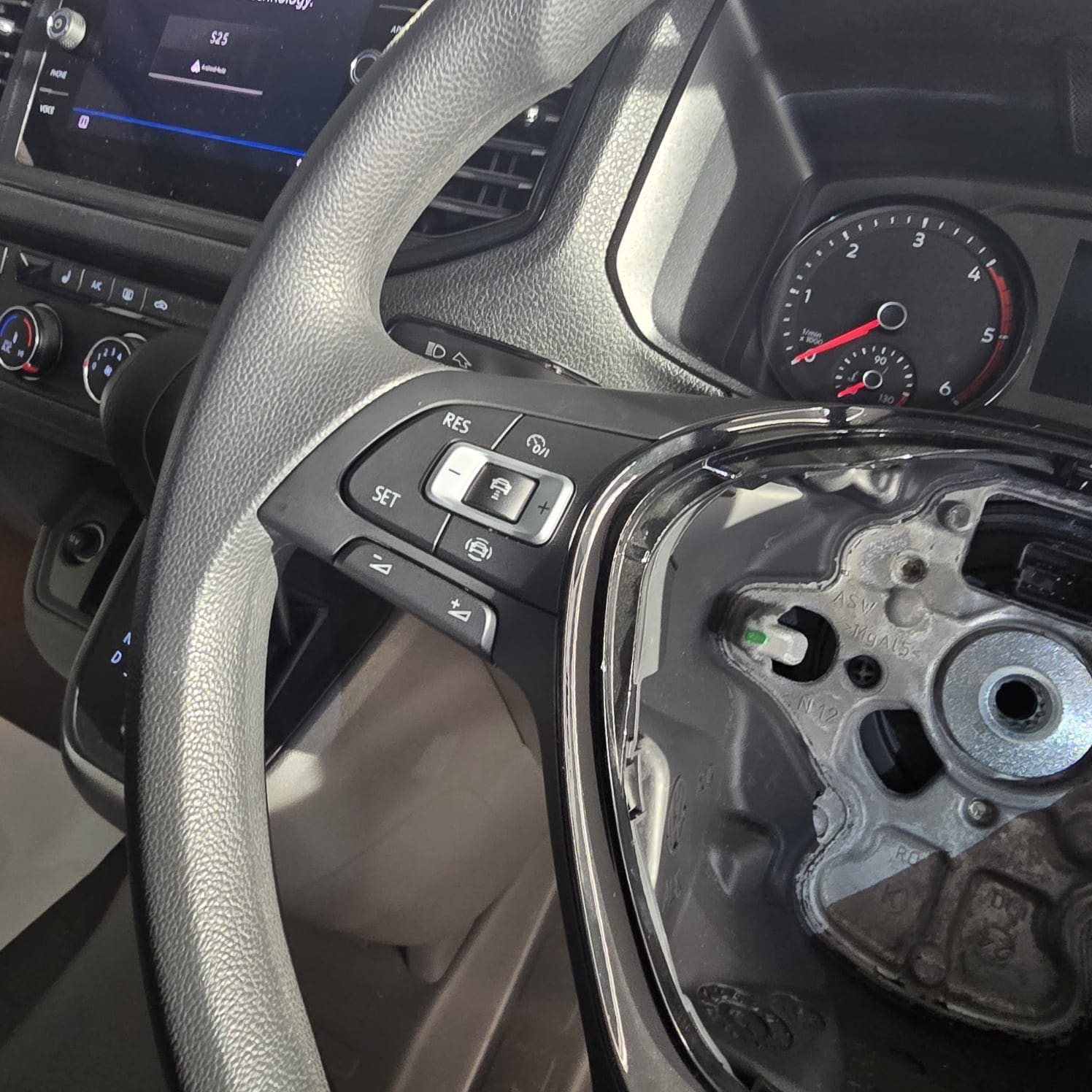vw-crafter-2024-acc-retrofit-imob-tracker-installation