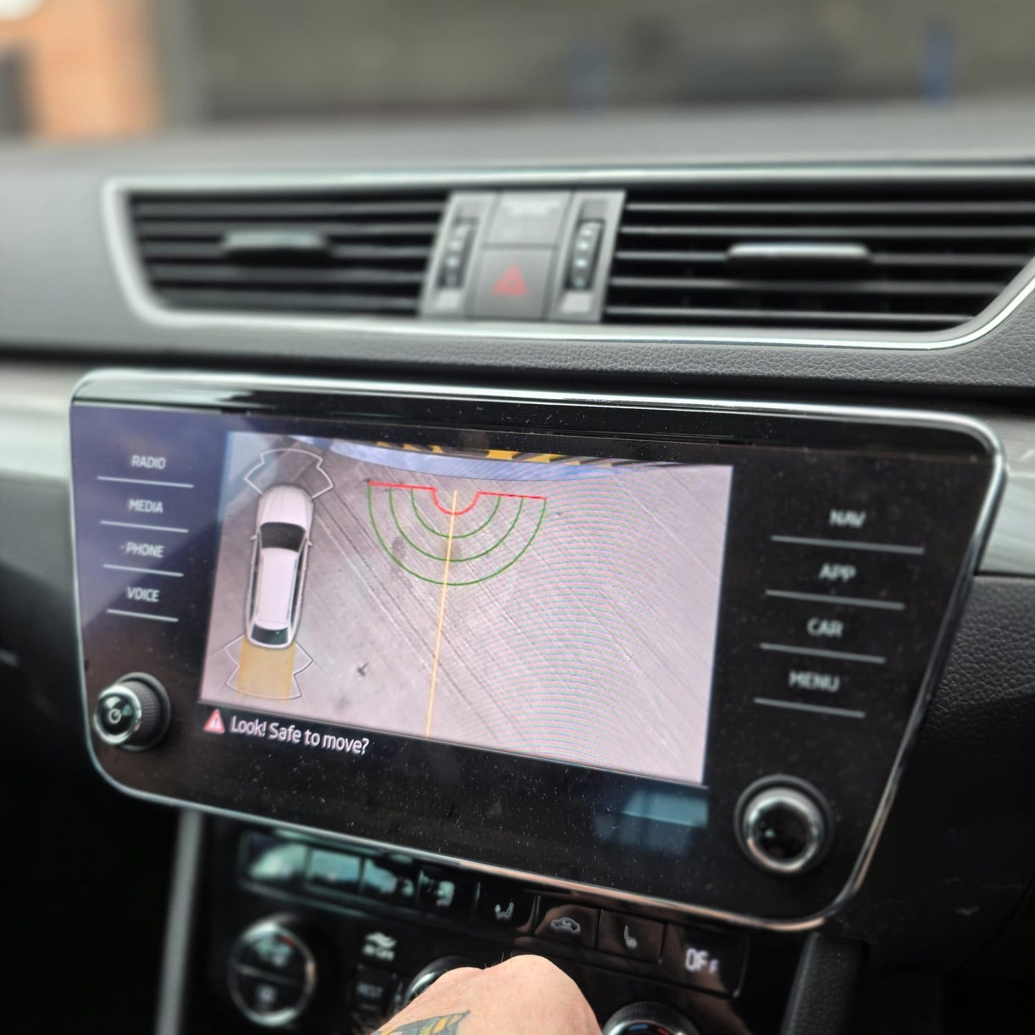 skoda-superb-genuine-OEM-rear-view-camera-retrofit