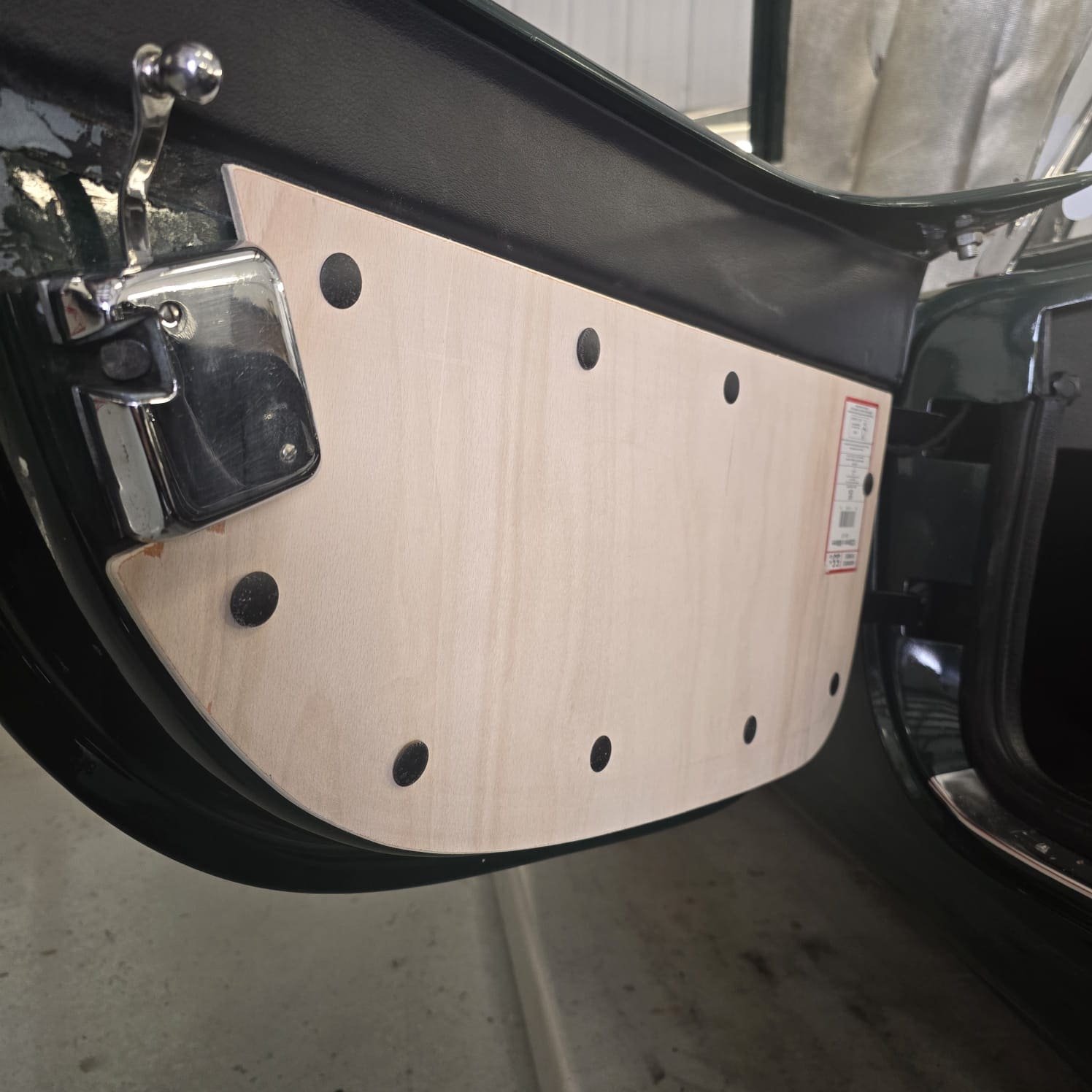 DAX-Cobra-JL-Bluetooth-Alpine-Audio-Retrofit-Alcantara-Speakers