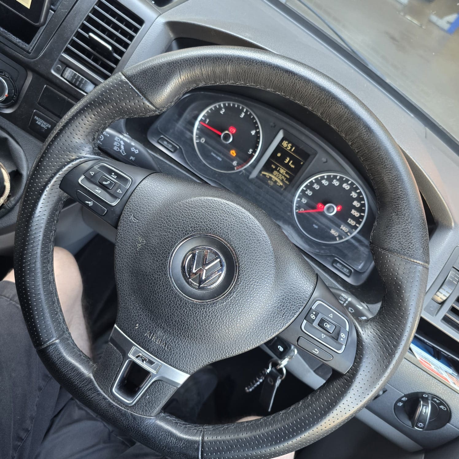 vw-t5-1-steering-wheel-multifunction-buttons-stereo-integration