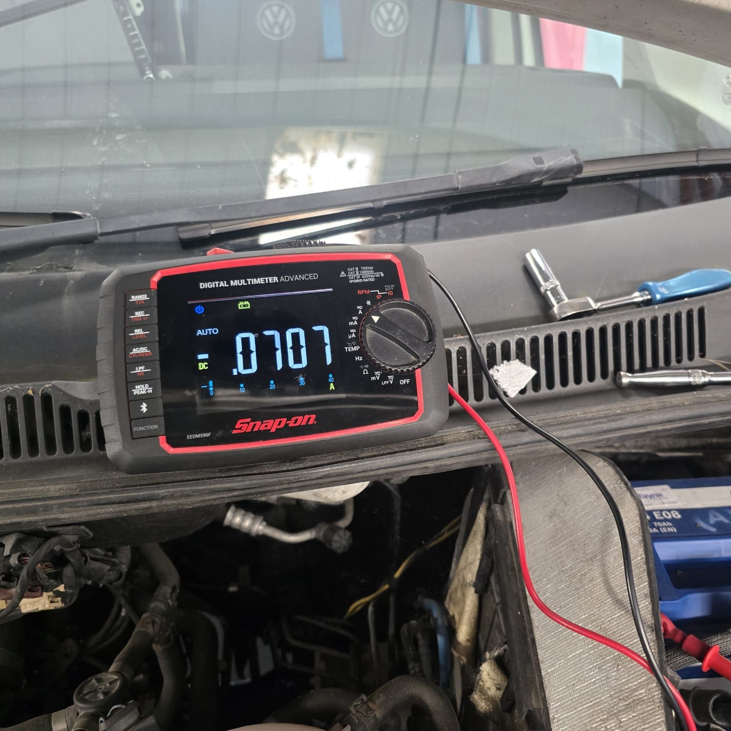 hidden-gps-tracker-vehicle-diagnostic-battery-issue
