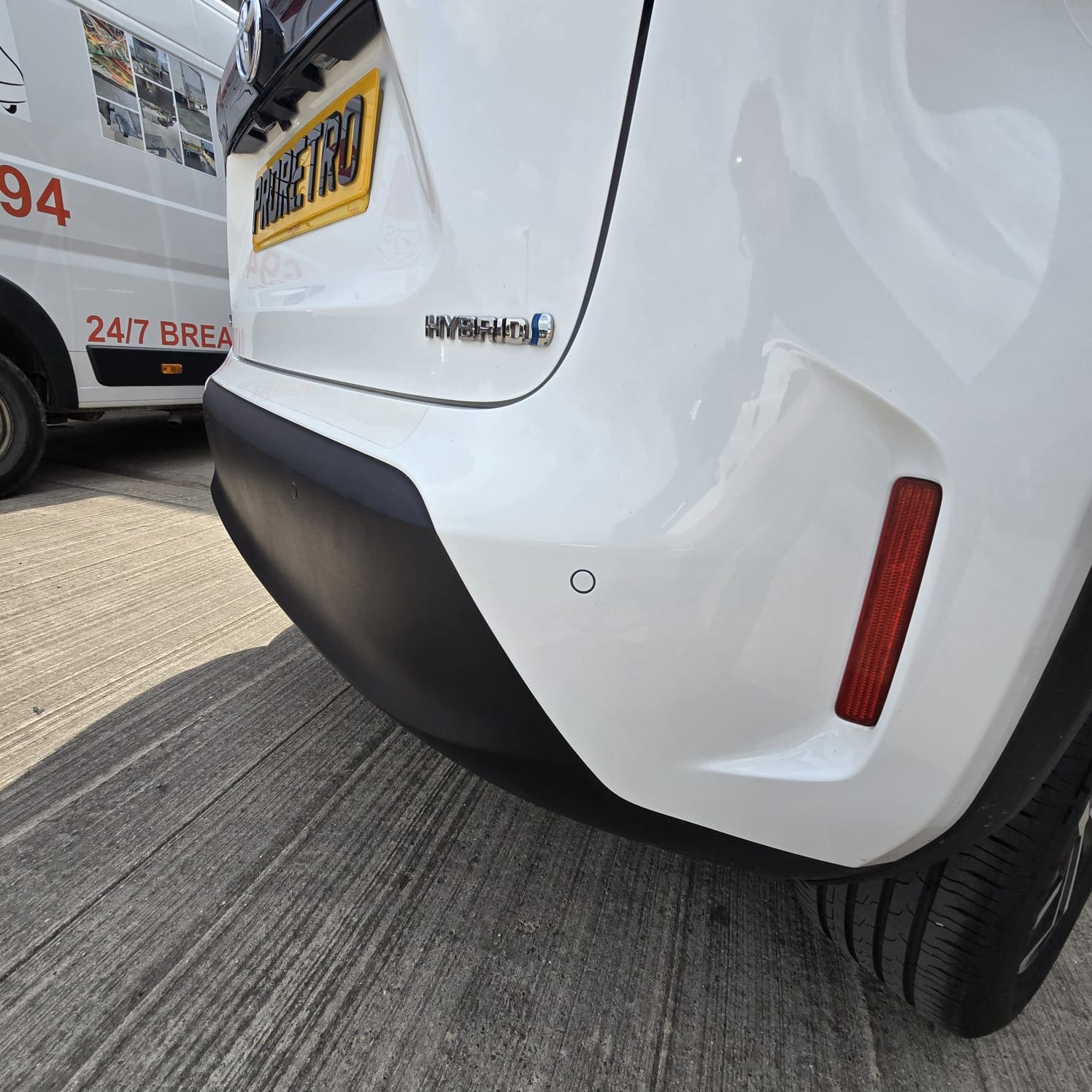 2025-toyota-yaris-hybrid-vodafone-r394-parking-sensor-installation
