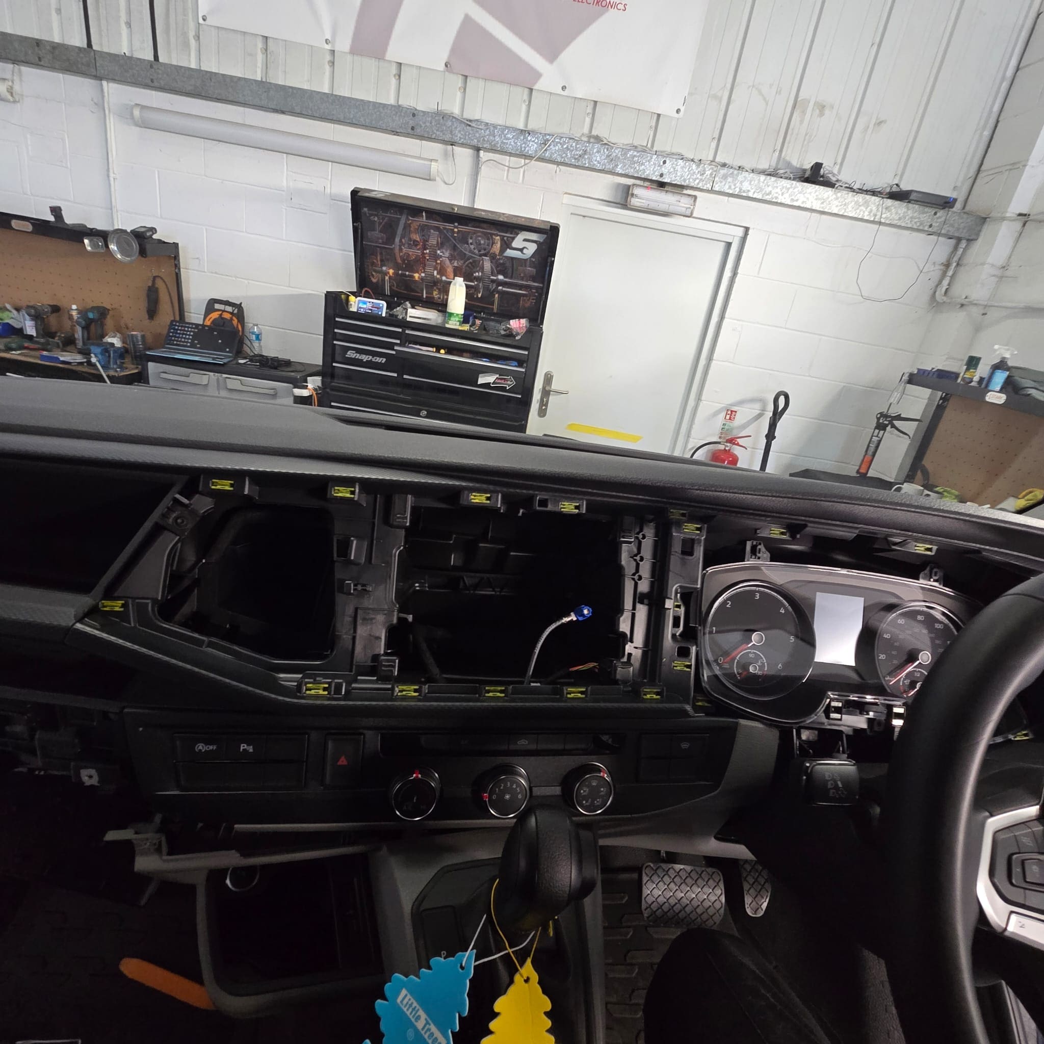 transporter-t6.1-custom-rear-view-camera-retrofit-multimode