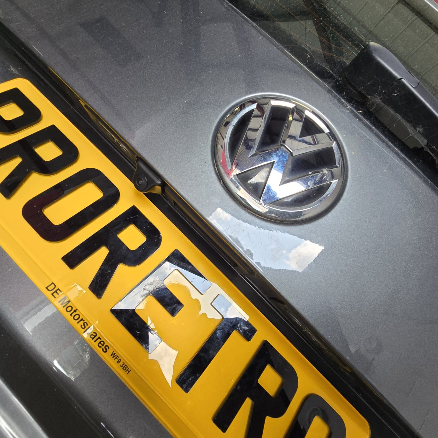vw-caddy-professional-reverse-camera-retrofit-tailgate-installation