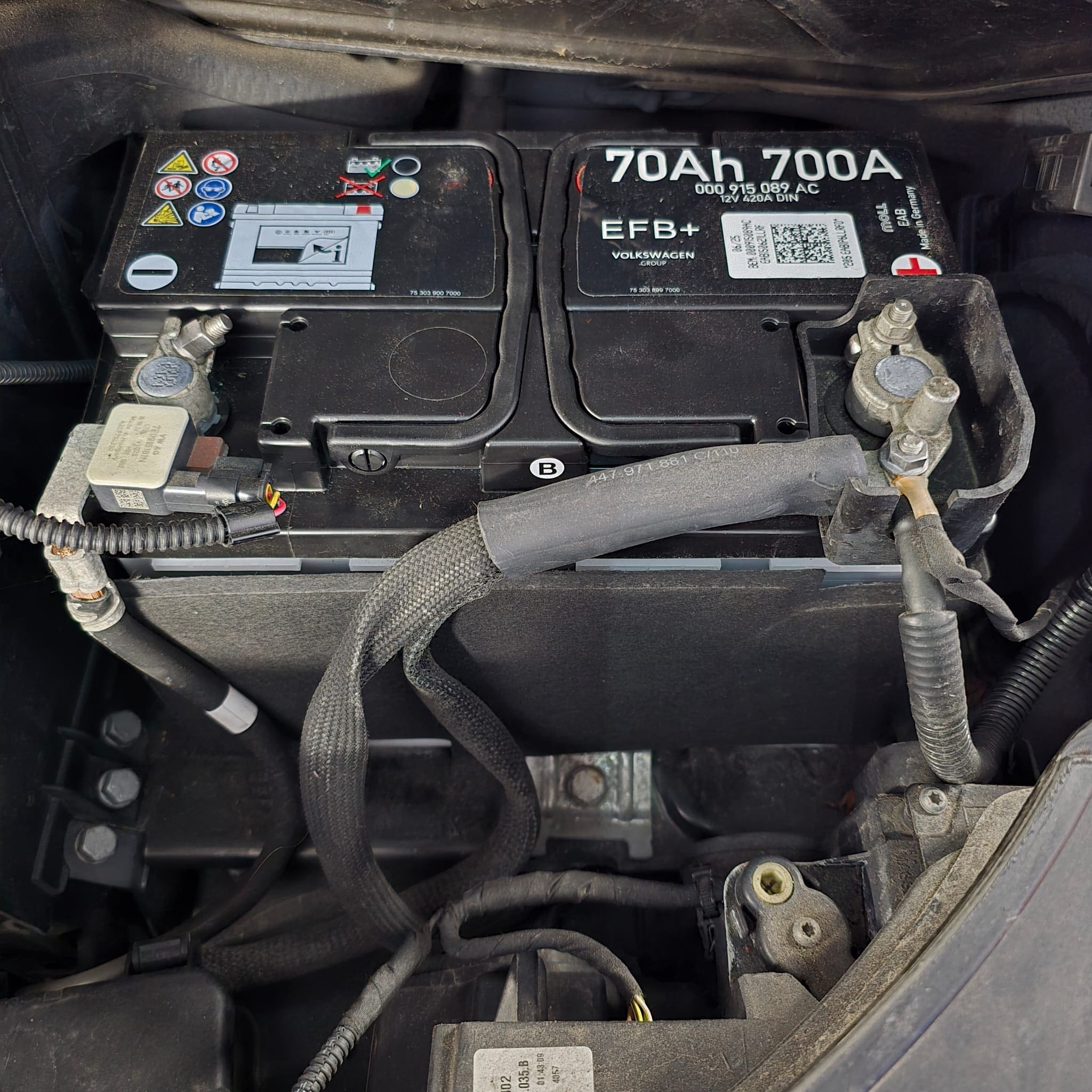 Volkswagen Transporter battery replacement on T6.1 with dash faults