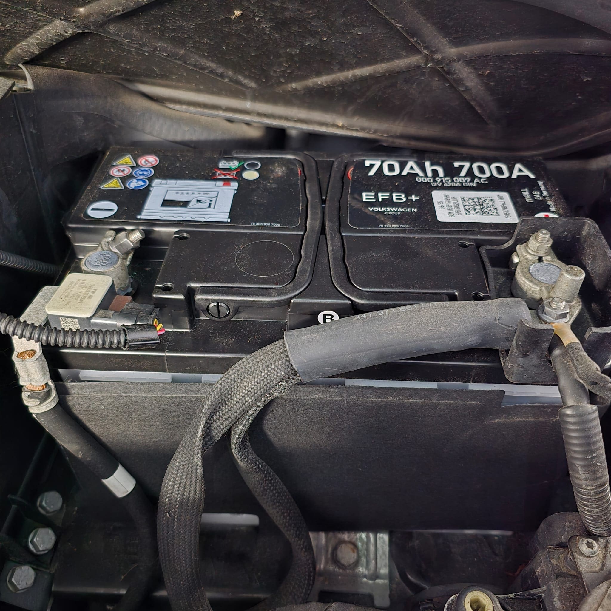 Volkswagen Transporter T6.1 battery installation with random dash faults and start problems