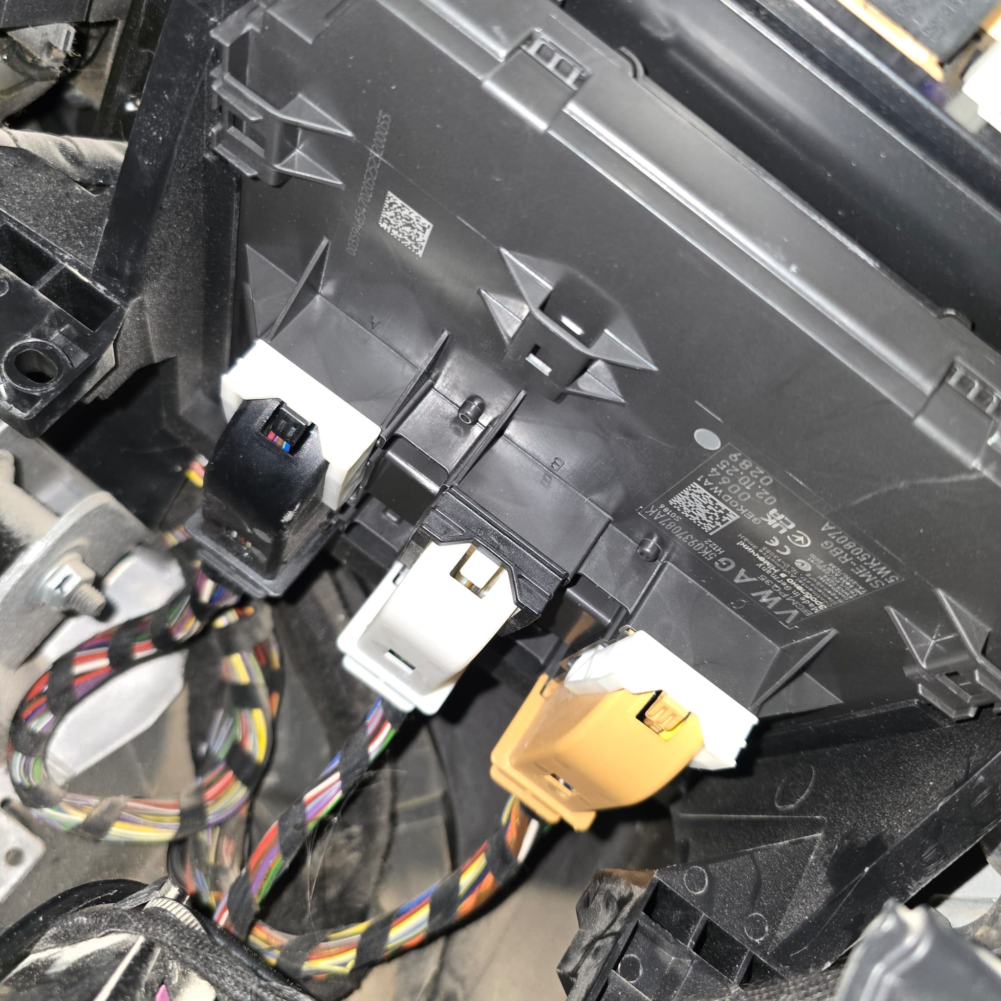 VW Caddy BCM Highline diagnostics for flickering OEM bi xenon LED headlights