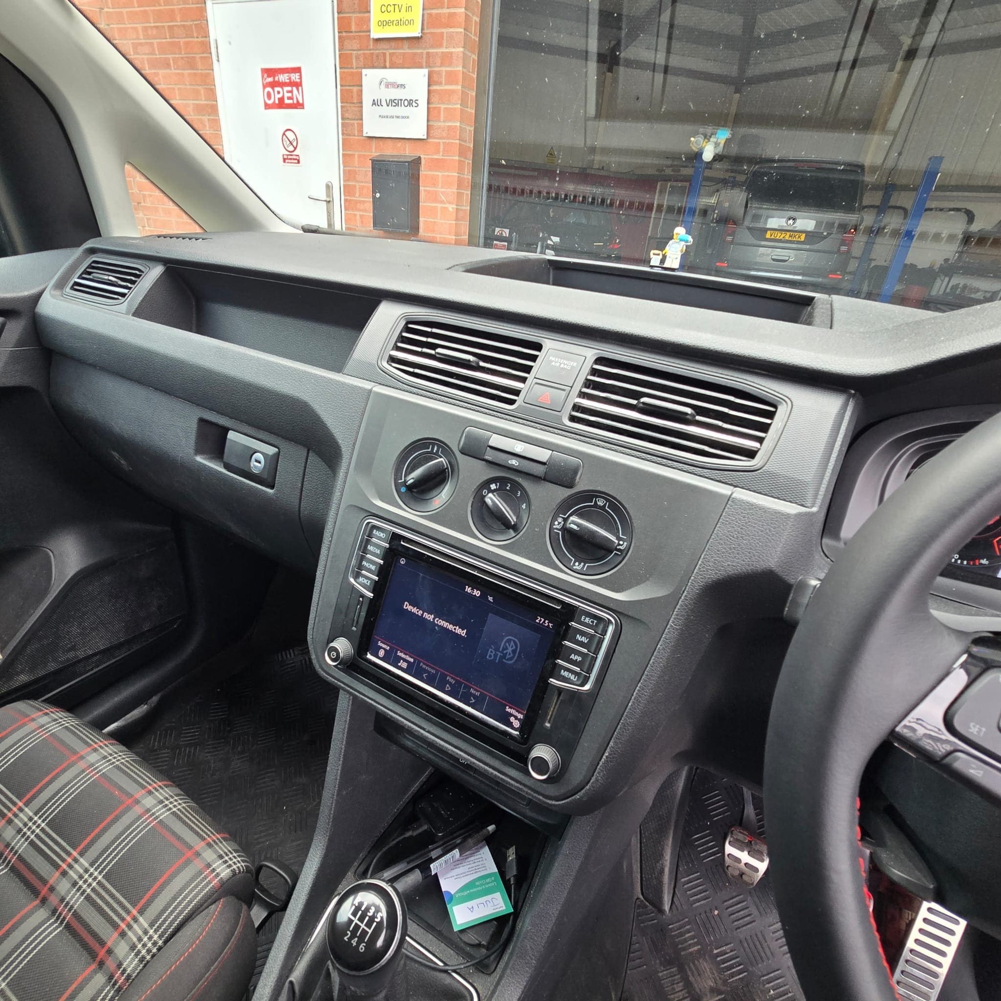 vw-caddy-mk4-discovery-nav-carplay-gti-seats-nuneaton