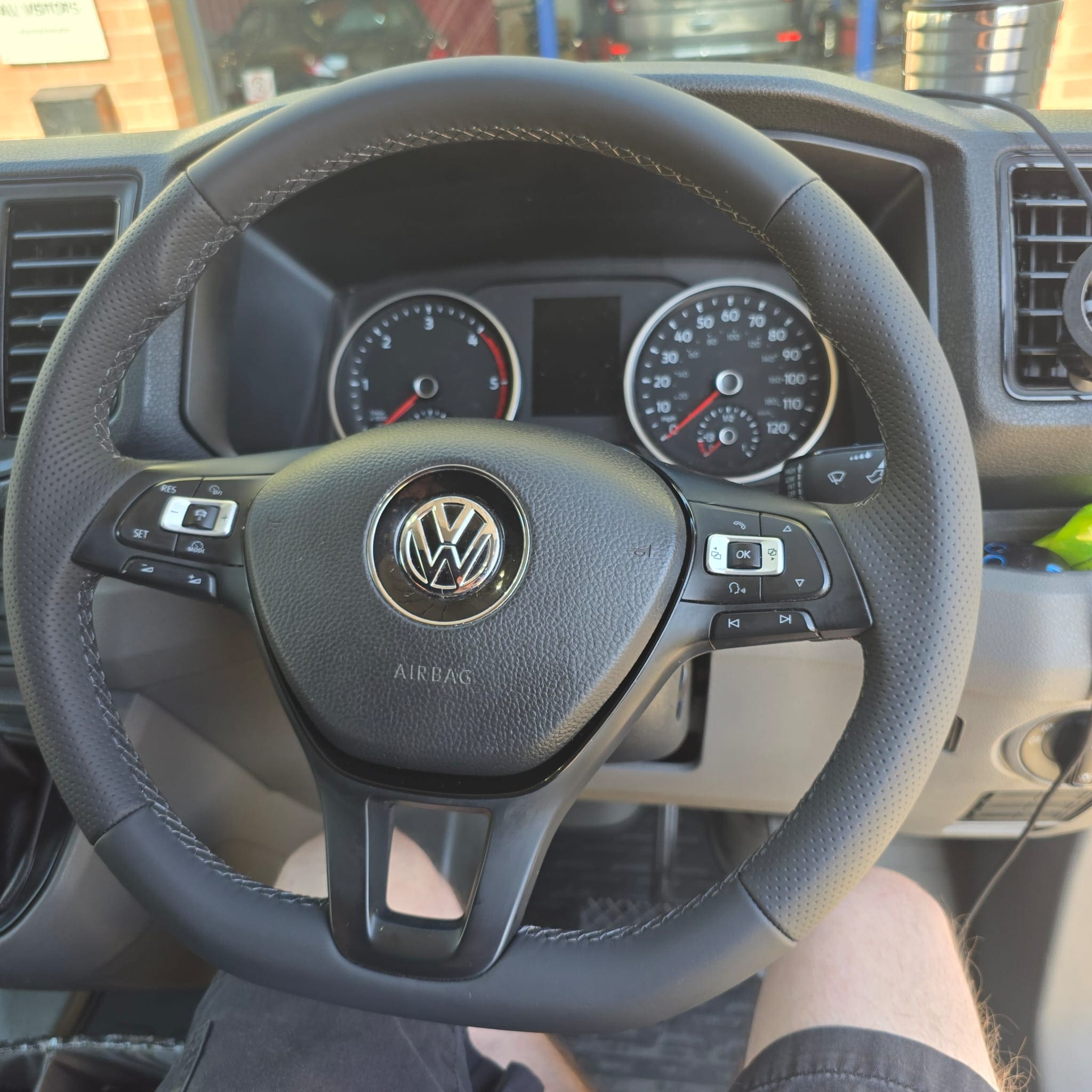 vw-crafter-genuine-leather-steering-wheel-craftsmanship