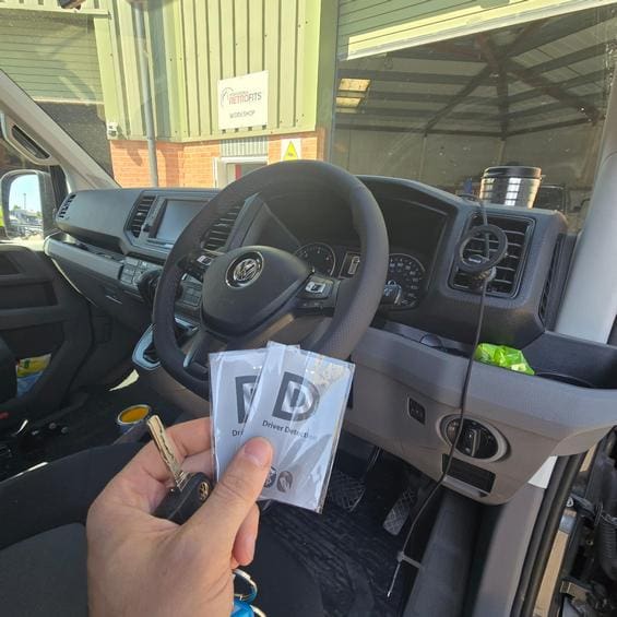 vw-crafter-smarttrack-s5-security-tracker-installation