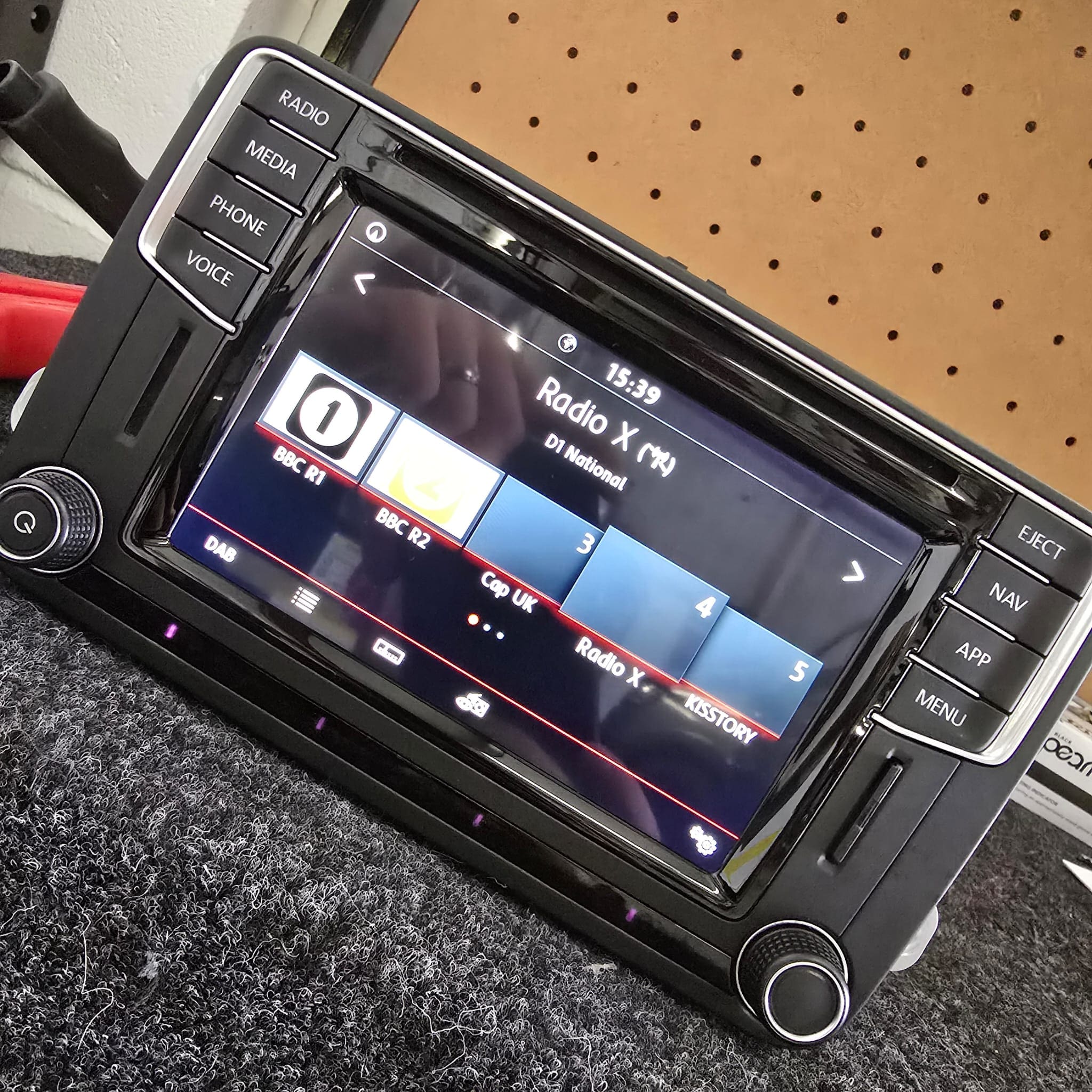 vw-discover-screen-digitiser-upgrade-repair