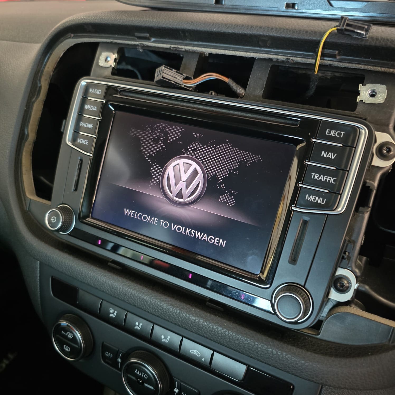 vw-transporter-t51-steering-wheel-dab-digital-speedo-tamworth