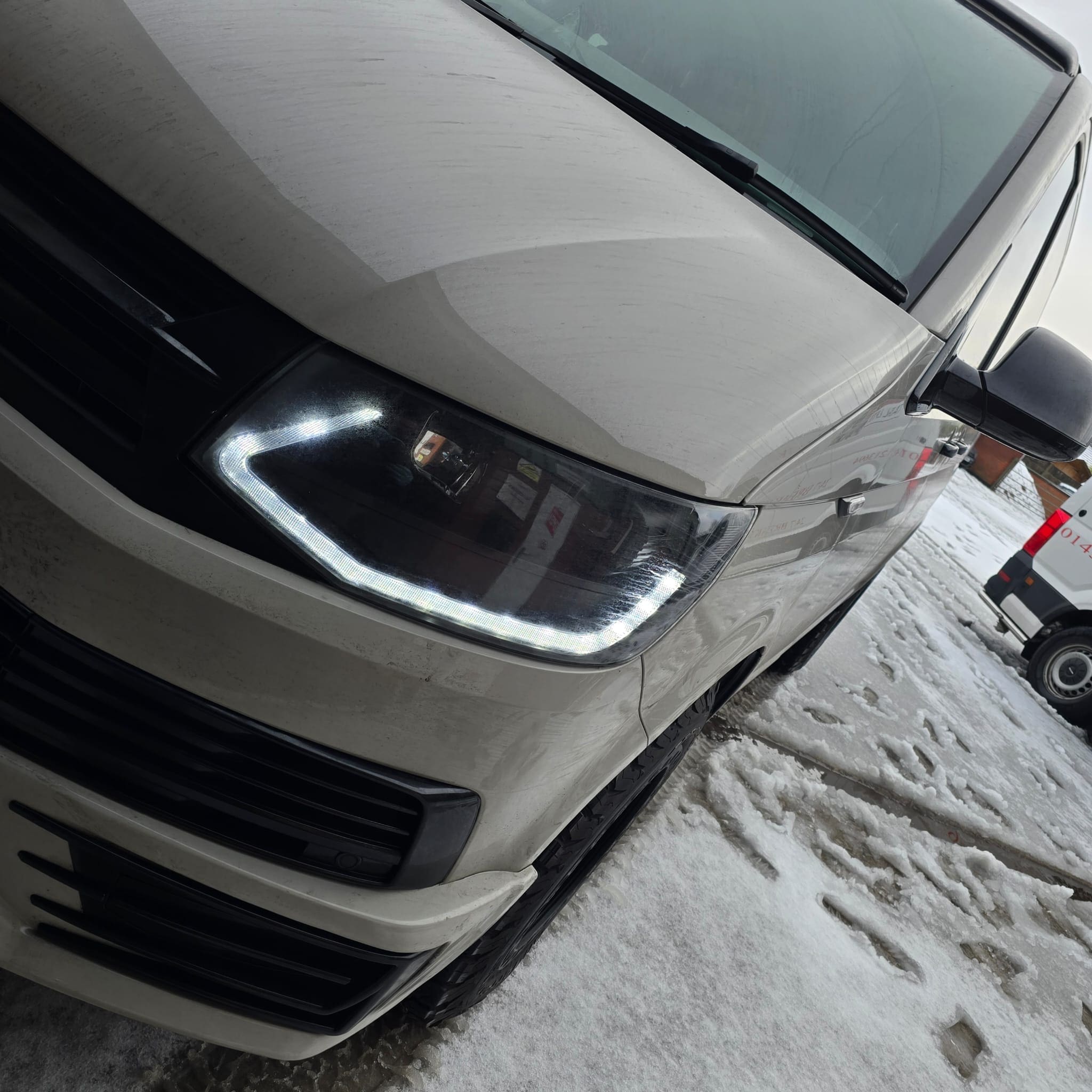 vw-transporter-t6-kenwood-dmx8021dabs-rear-view-camera-retrofit